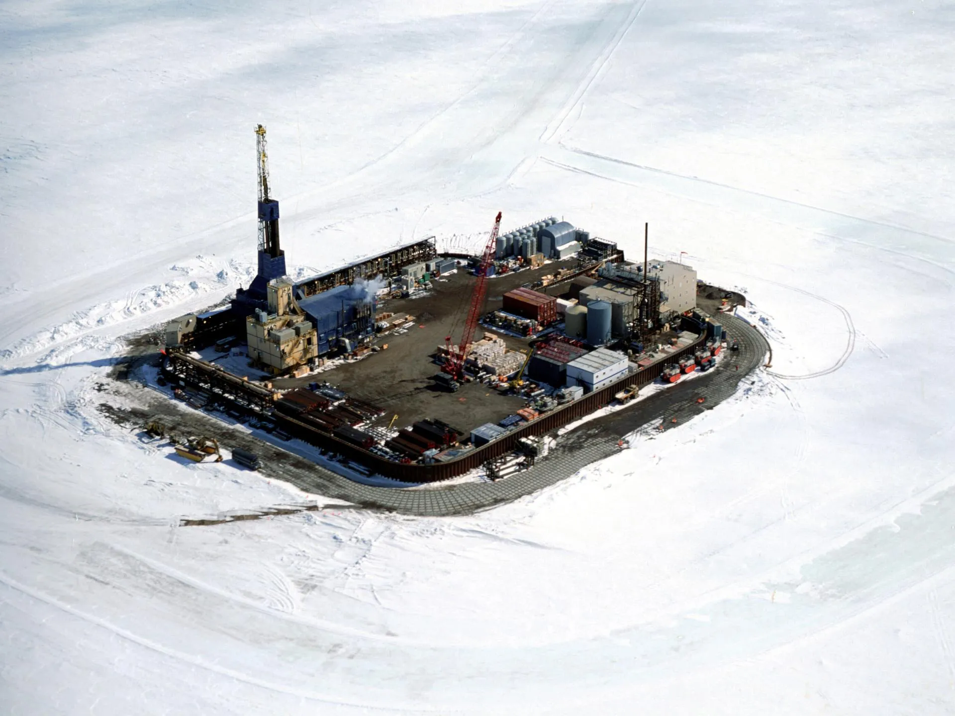 Добыча нефти на Аляске. Bsee/ZUMAPRESS.com