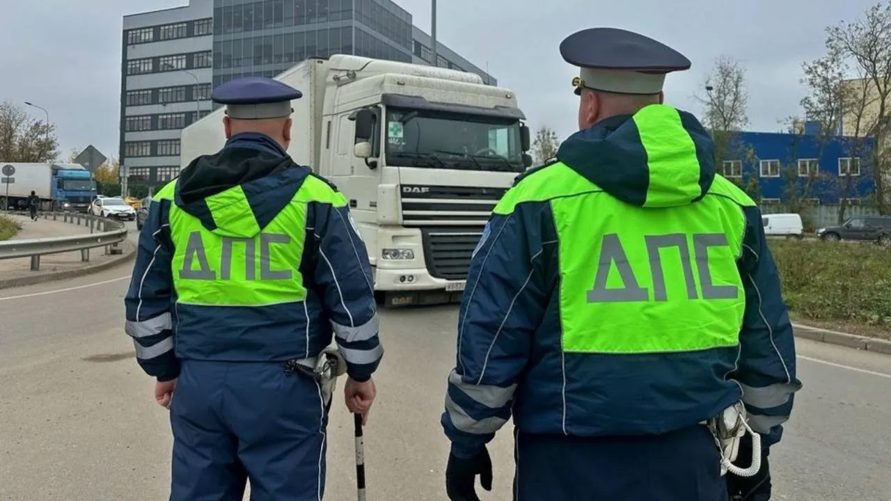 Штрафы за превышение скорости в России упали на 80% из-за дефицита бензина