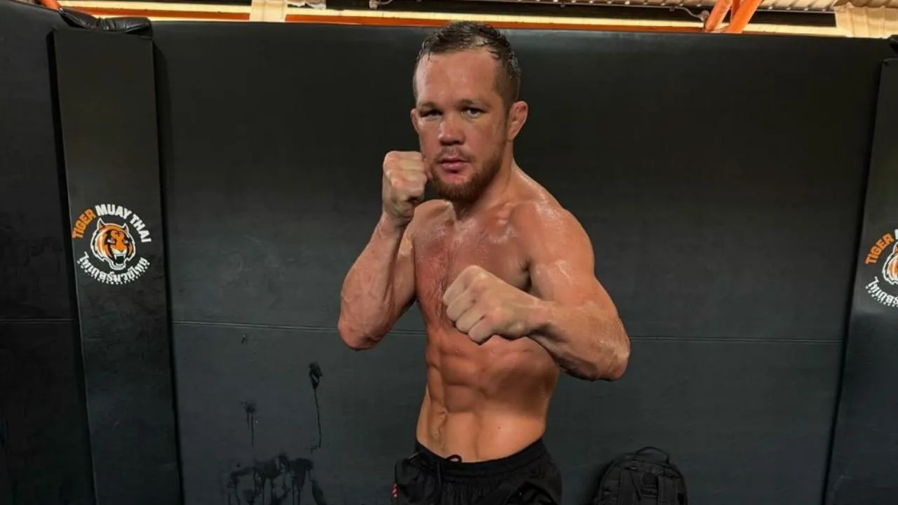 Петр Ян победил Мераба Двалишвили и защитил чемпионский титул UFC