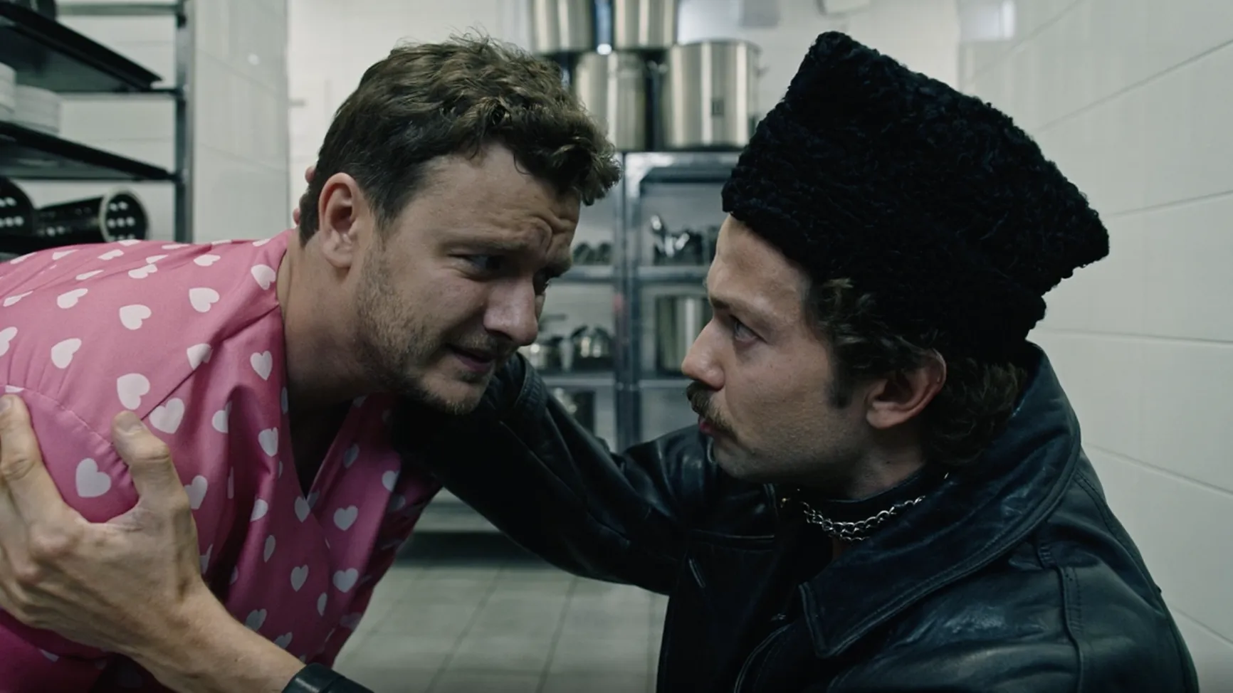 Стоп кадр трейлера сериала «Два холма»