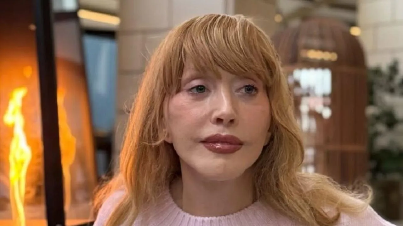 «Я тоже еле ноги волочу»: Пугачева сравнила себя с больной таксой