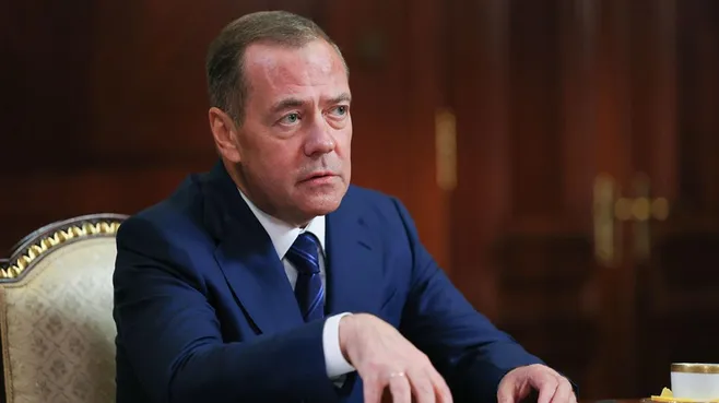 Или великая держава, или никакая: интервью Дмитрия Медведева в газете «Ведомости»