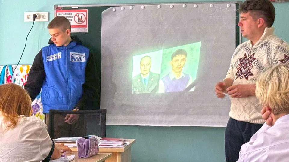 Мероприятие по антитеррору для учеников СОШ № 2 имени Дагаева в Лосино-Петровском Фото: Вячеслав Градин (справа)