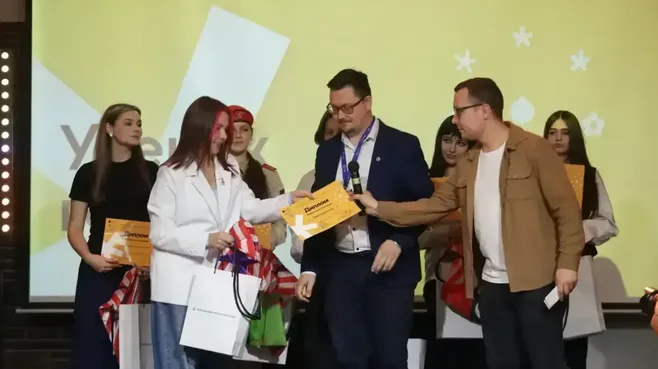 Две школьницы из Наро-Фоминска представят Подмосковье на конкурсе «Ученик года»