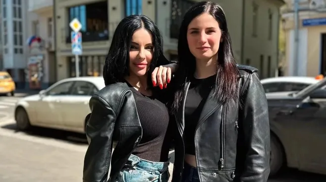 Солистка t.A.T.u Волкова трогательно обратилась к дочери в ее 22-летие