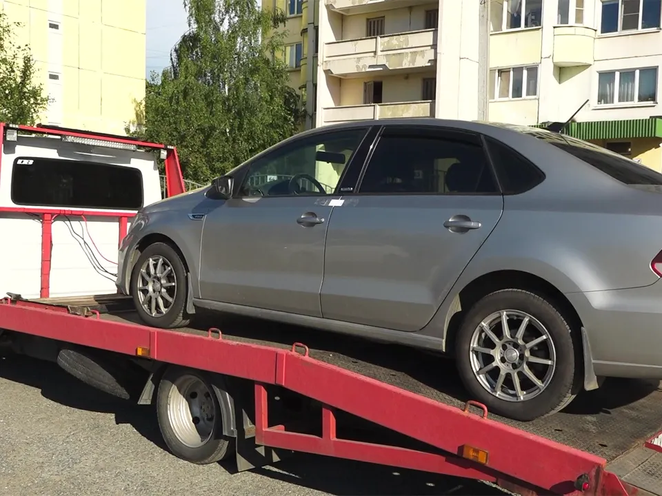 Машину могут эвакуировать даже из собственного двора: за что заберут и как вернуть