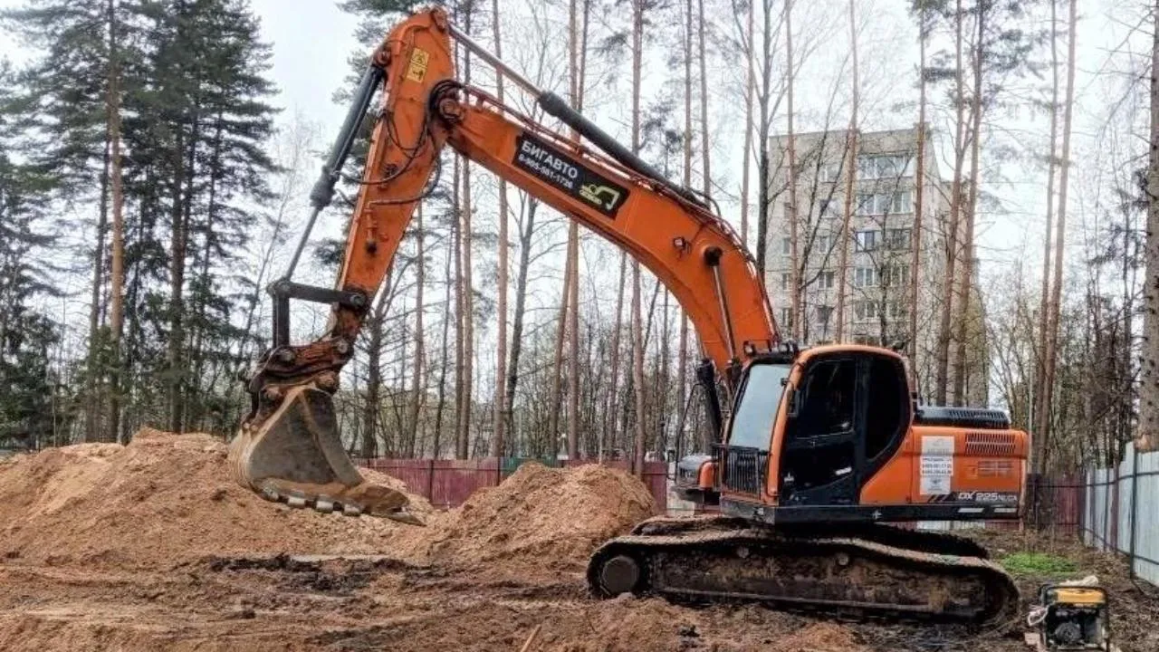 Строительство детской поликлиники в Дубне: началась выемка грунта