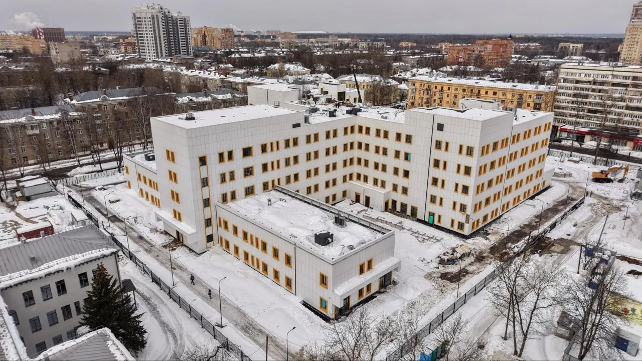 В Королеве уже на 80% построили новую поликлинику