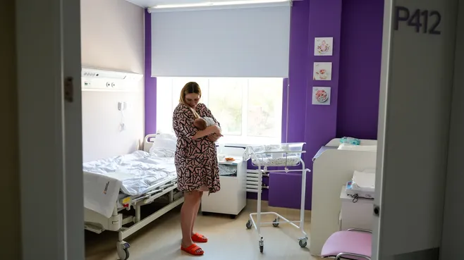 Вручение свидетельства о рождении в Химкинском роддоме