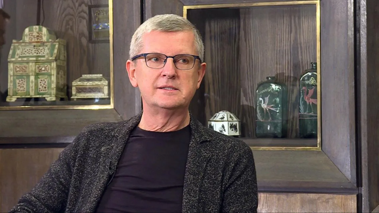«Социальный феномен, а не певица»: почему глава музыкального вещания Первого канала Аксюта не считает Бузову артисткой?