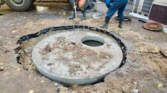 Специалисты Мособлводоканала в сентябре отремонтировали более 20 колодцев