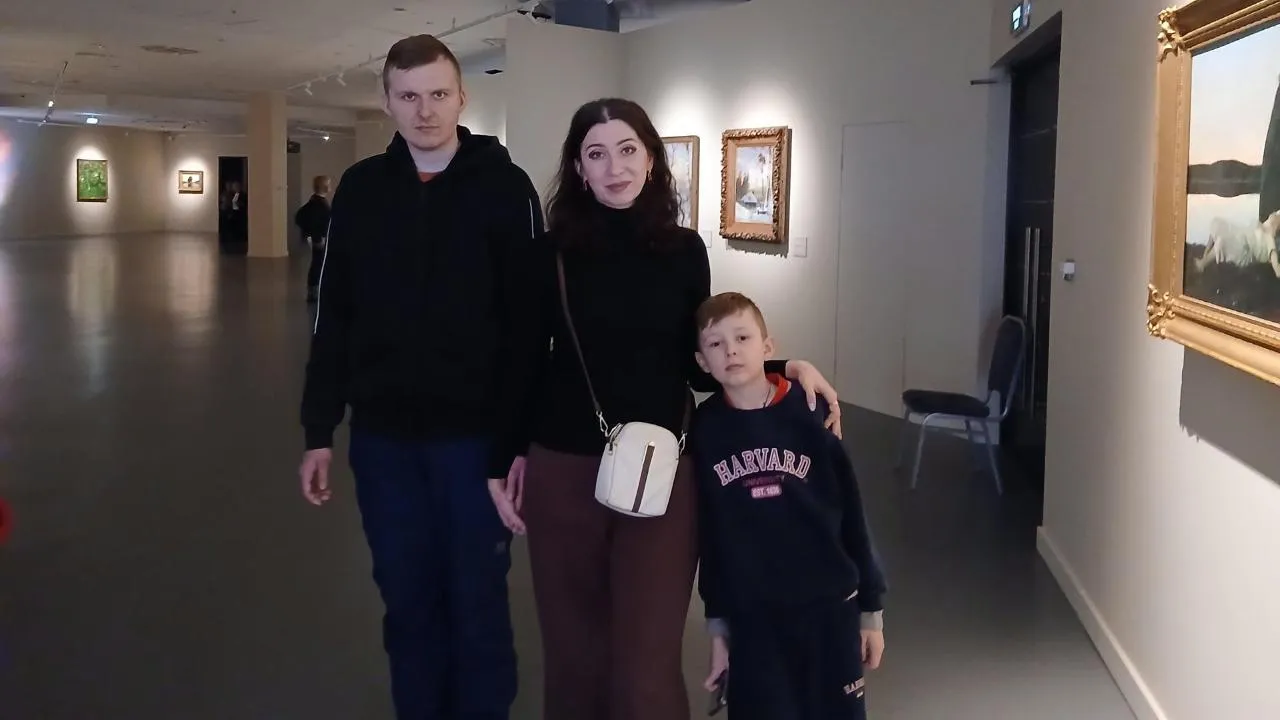 В рамках социокультурной реабилитации молодые инвалиды из Волоколамска посетили выставку картин Алексея Саврасова