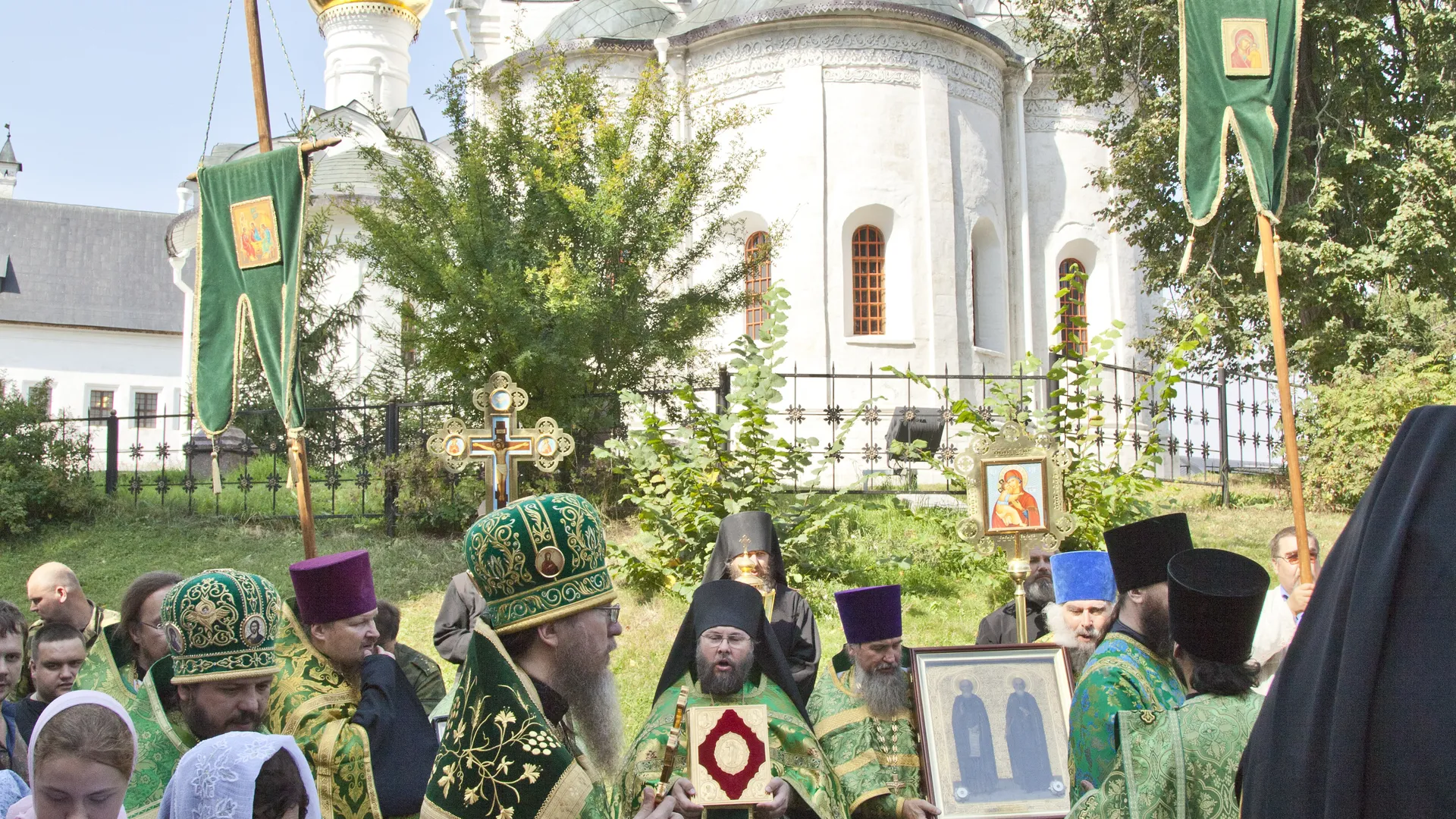 В Подольске на время пасхального Крестного хода ограничат движение транспорта и парковку