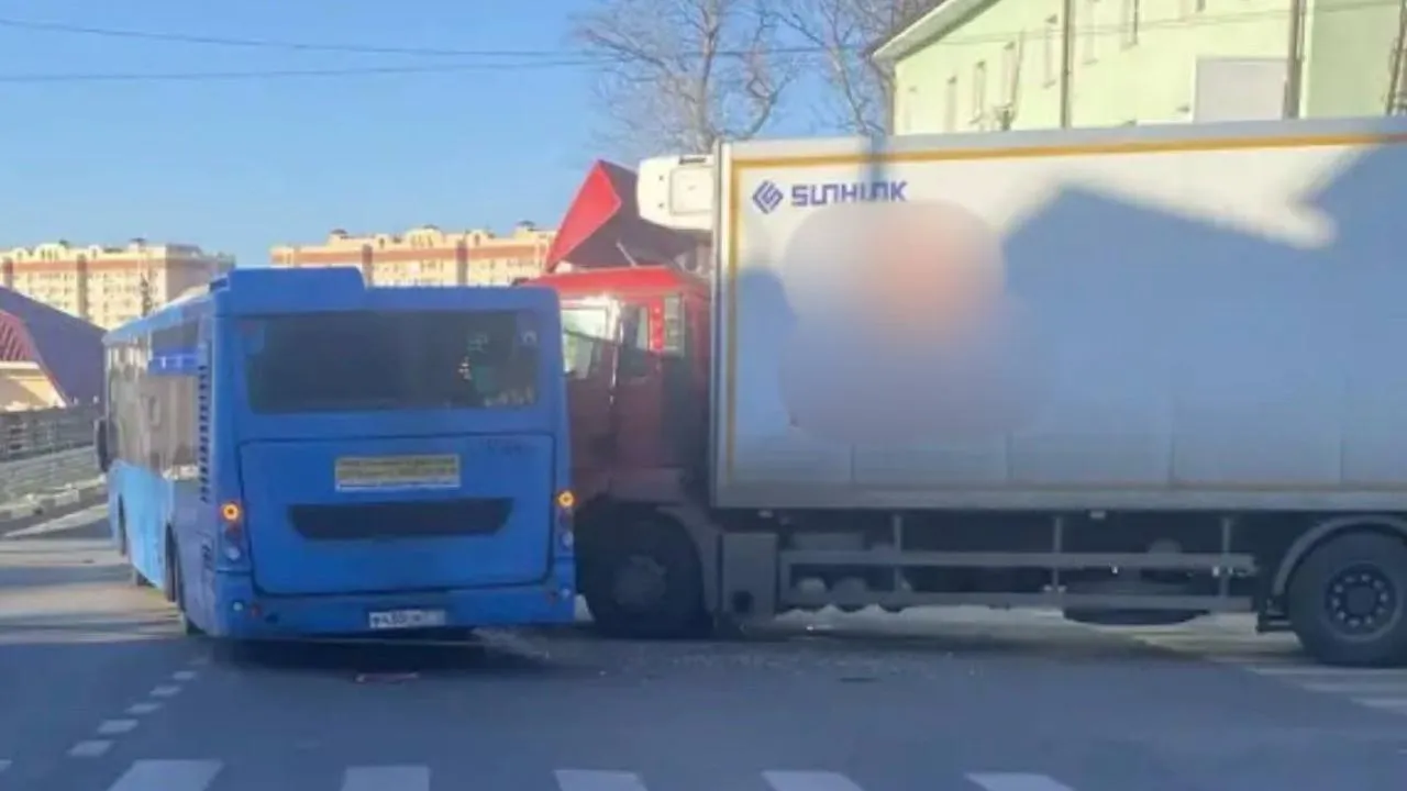 Прокуратура Ногинска проконтролирует установление обстоятельств ДТП с участием автобуса и грузовика