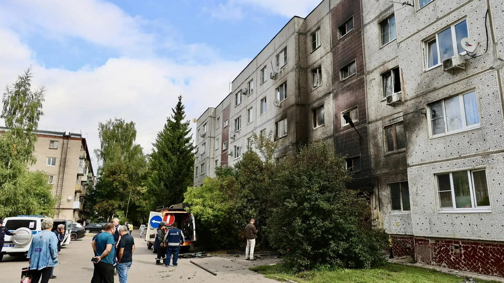 Оперативные службы устраняют последствия атаки БПЛА в Павловском Посаде