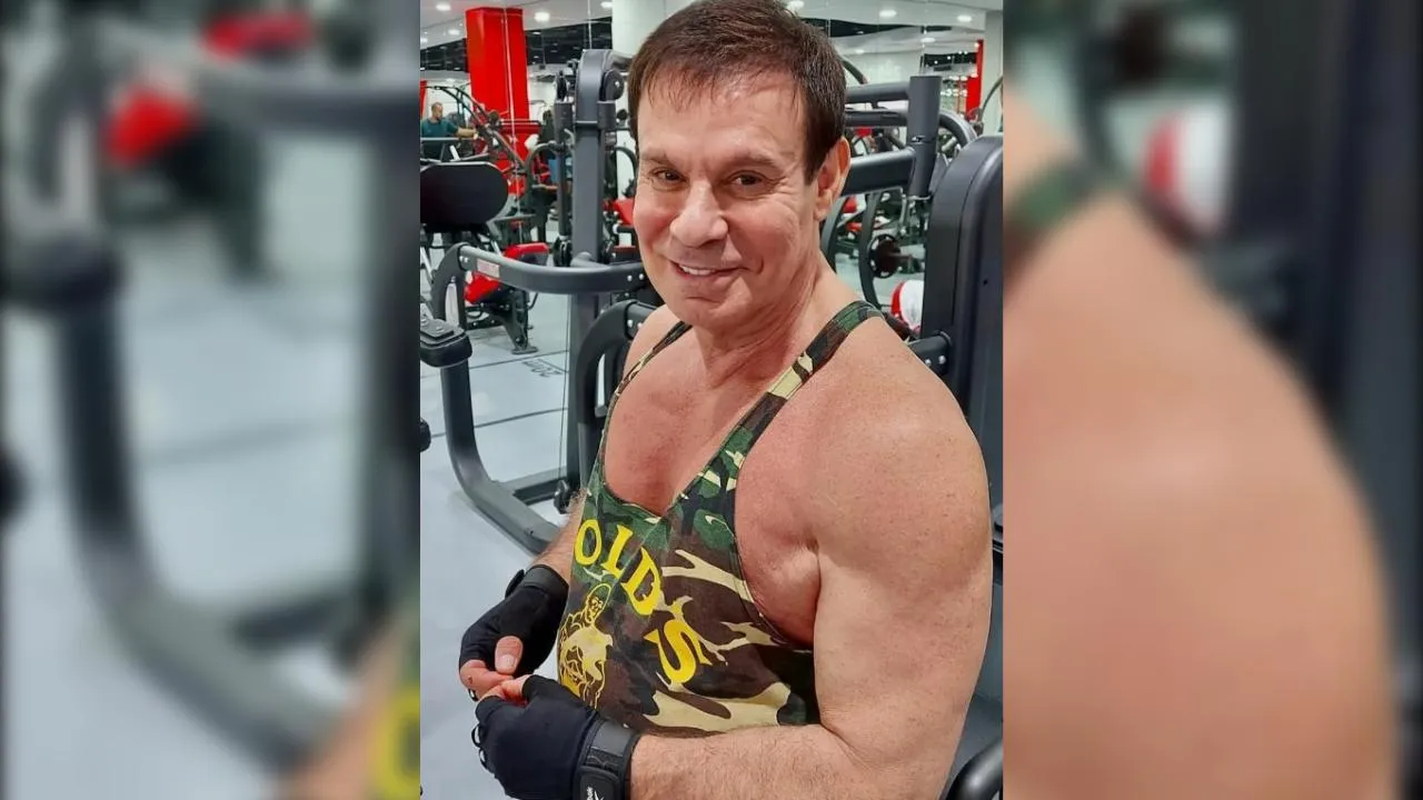 «Грудь была кошмарной»: Ефим Шифрин с иронией вспомнил свою фигуру в молодости