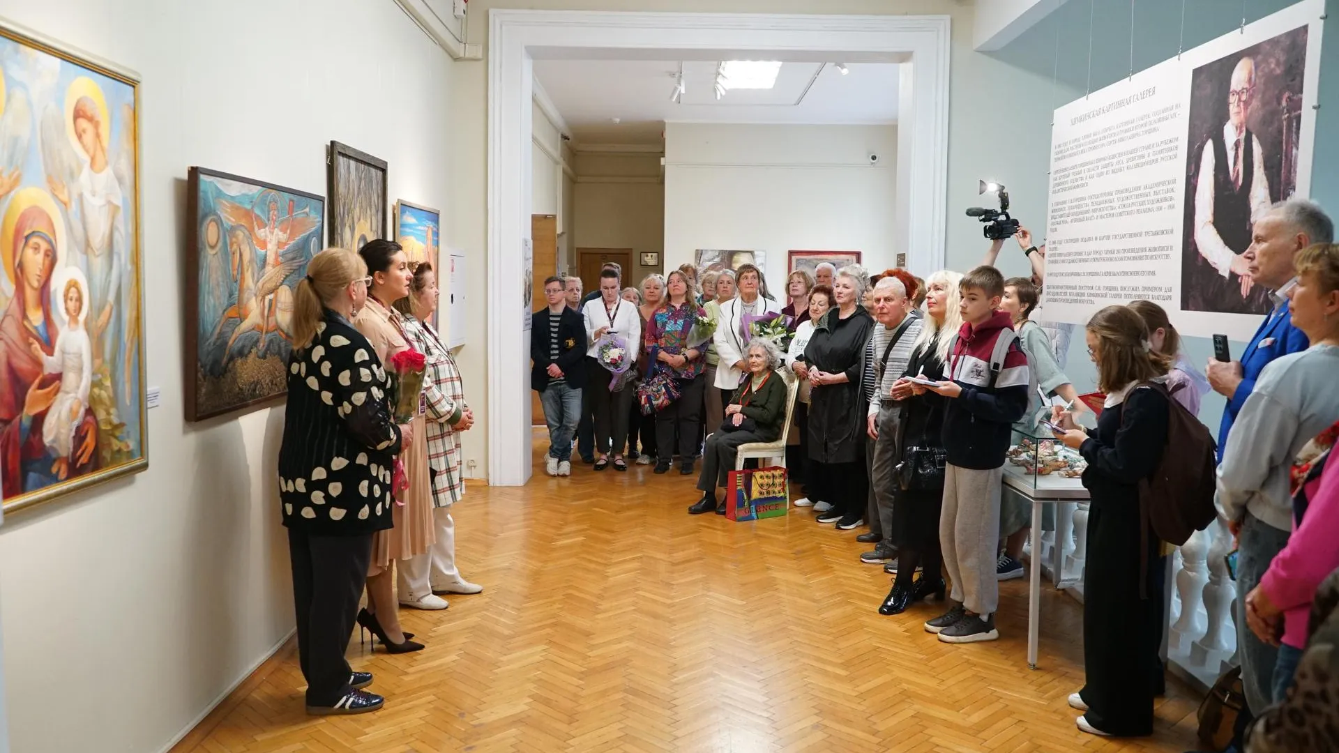 «Краски души» в Химках: в галерее на улице Горшина прошел «Диалог с художником»