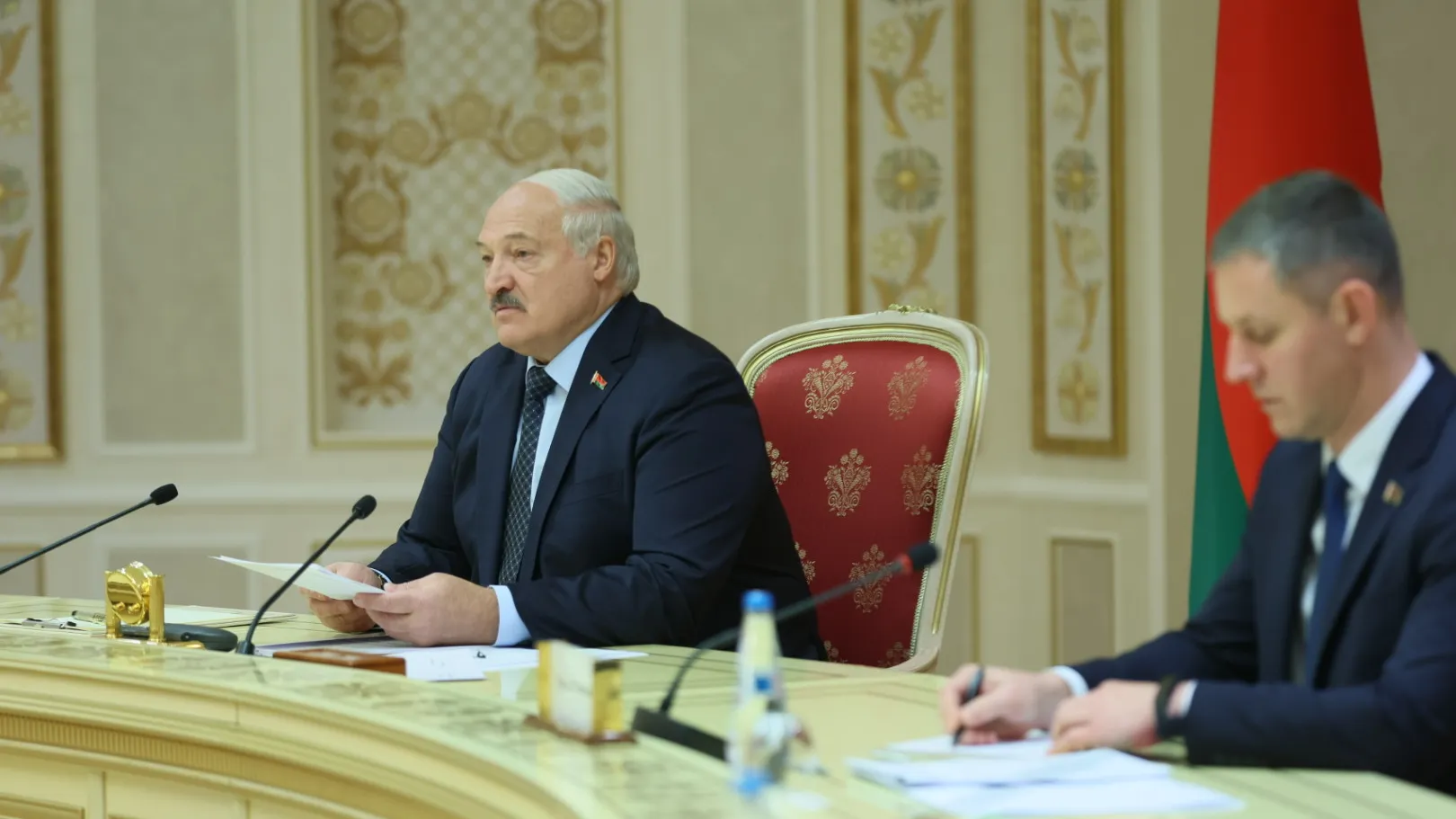 Большая сделка или холодная война: что предложил Александр Лукашенко американцам