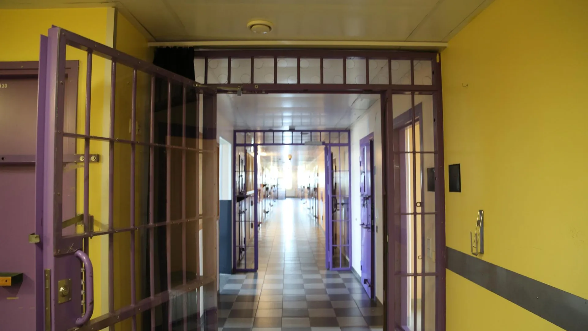 japan prison cell