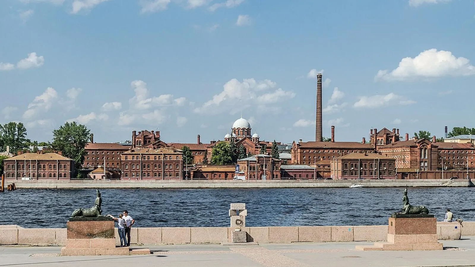 Памятник жертвам политических репрессий напротив тюрьмы «Кресты», Санкт-Петербург. Alex 'Florstein' Fedorov