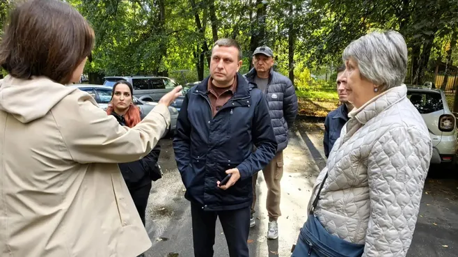 Вместе с жителями: Роман Сороконенко проверил дворы на улицах Кирова и Карбышева в Красногорске