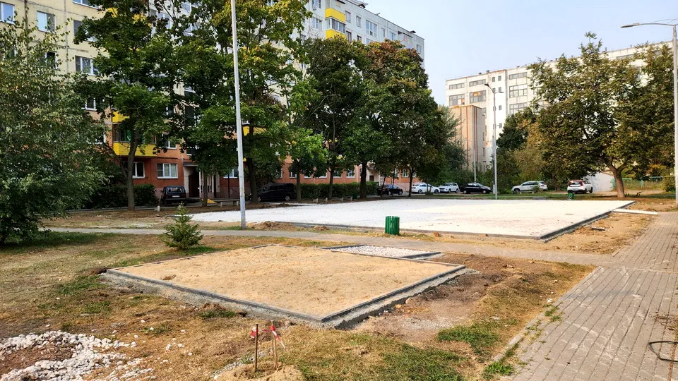 Работы во дворе дома на улице Комсомольской Фото: Ольга Аввакумова<br>