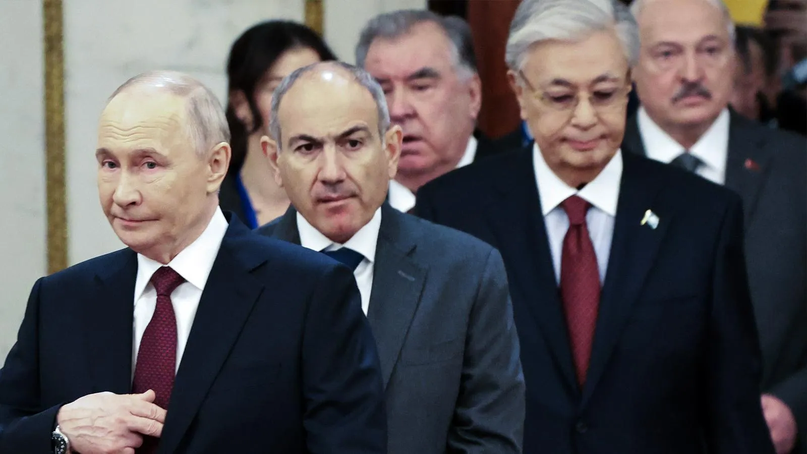 Президент России Владимир Путин, премьер-министр Армении Никол Пашинян и другие лидеры стран СНГ, Санкт-Петербург, 22 декабря 2025 года. Roman Naumov
