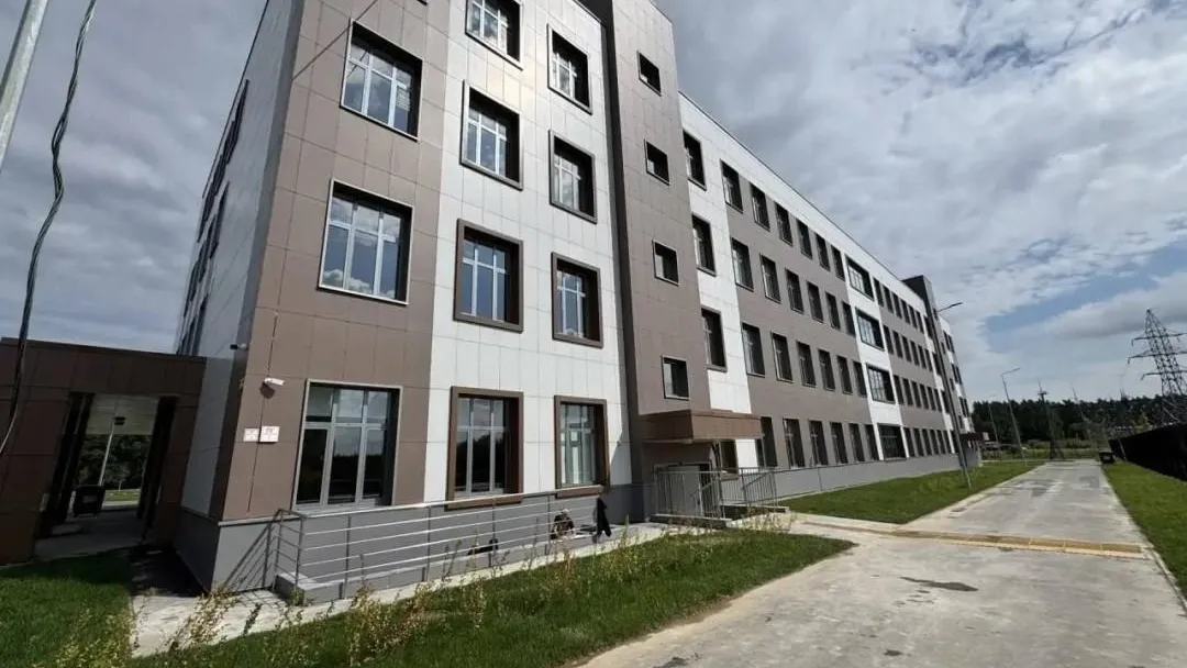 В ЖК «Пироговская Ривьера» в Мытищах построили школу на 600 мест