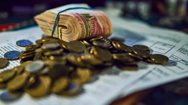 Пять ловушек бедности: эксперт назвал привычки, мешающие разбогатеть