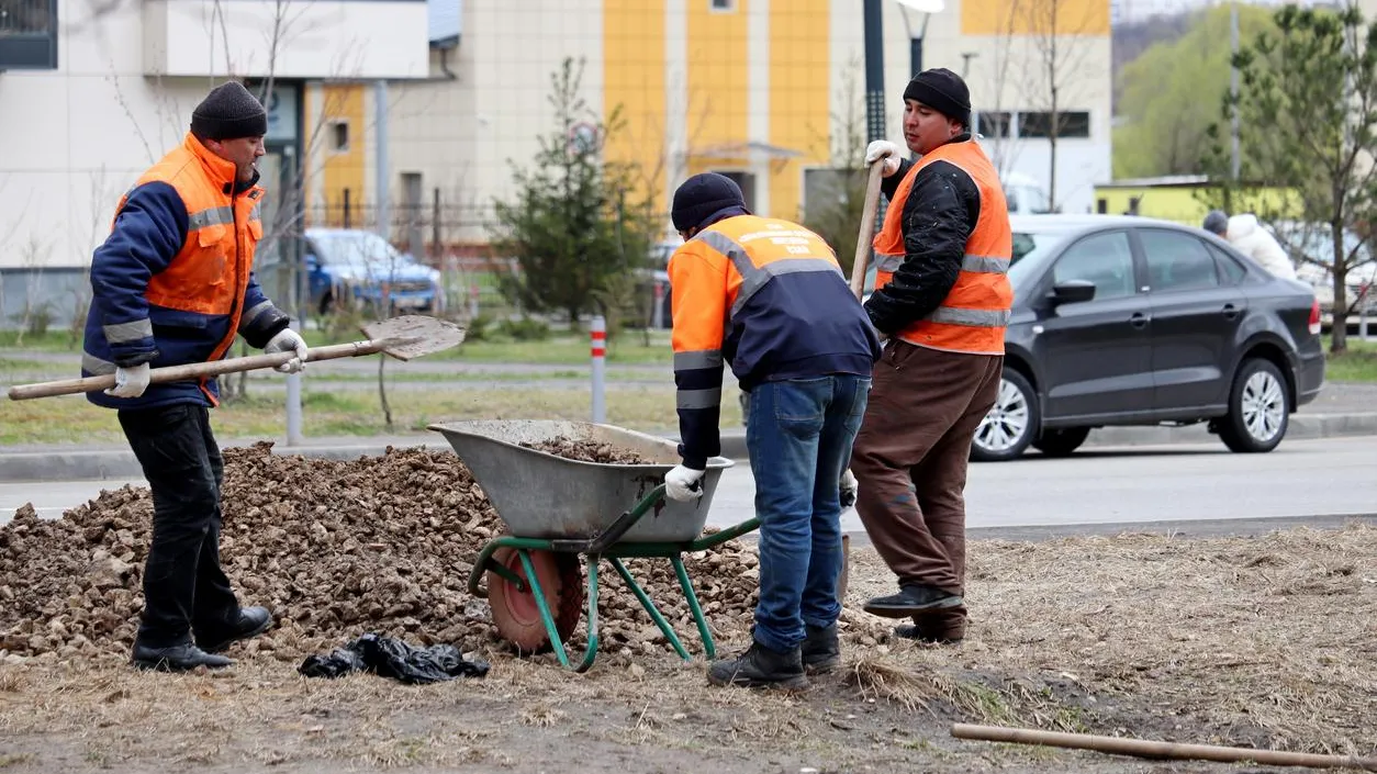 Безработица, жажда и радикализм: климат, демография и идеология толкают таджиков в Россию