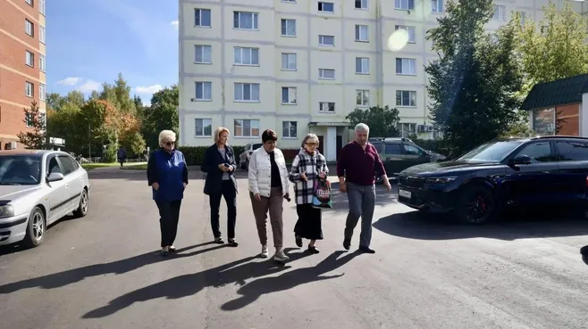 Единое полотно вместо заплаток: еще две дворовые территории привели в порядок в Волоколамске