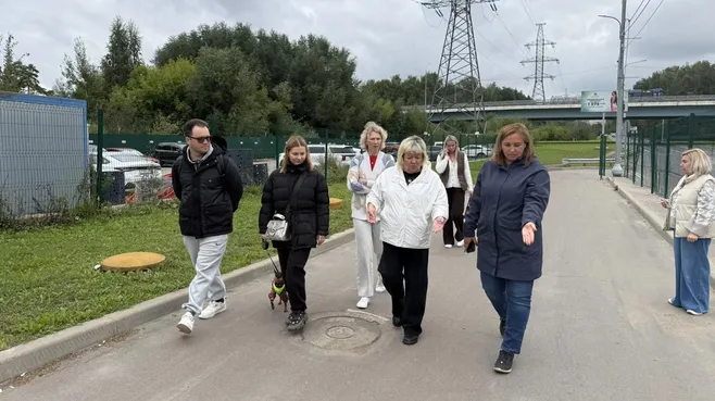 Возможность обустройства тротуара между Путилково и Химками обсудили в Красногорске