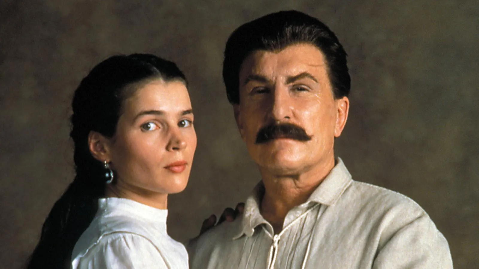 Джулия Ормонд и Роберт Дюваль, х/ф «Сталин», 1992 год. Home Box Office (HBO)