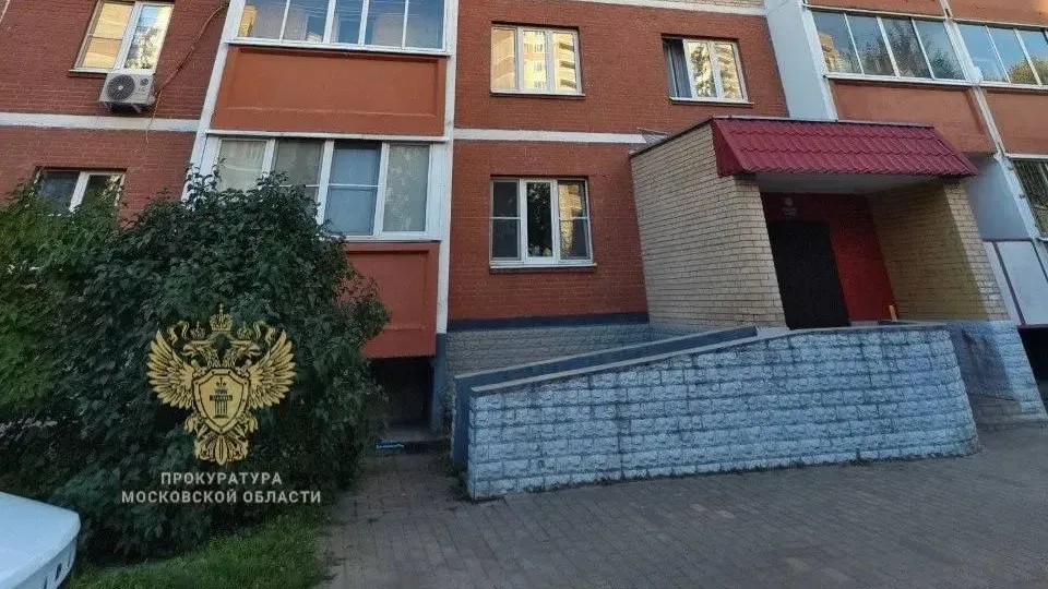 В Раменском прокуратура установит обстоятельства гибели ребенка и его матери после падения из окна