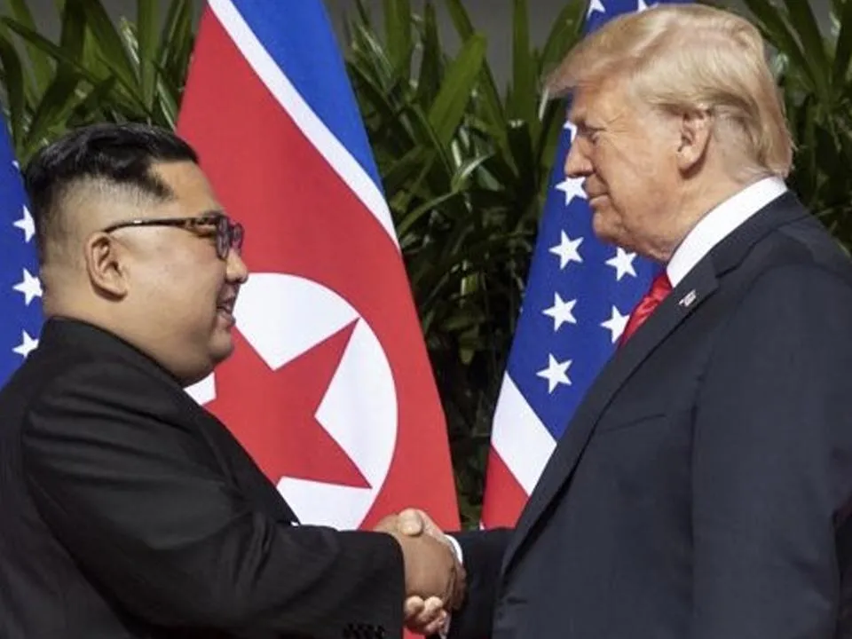 Трамп бросает Сеул и идет к Киму: США хотят переманить Северную Корею у России?