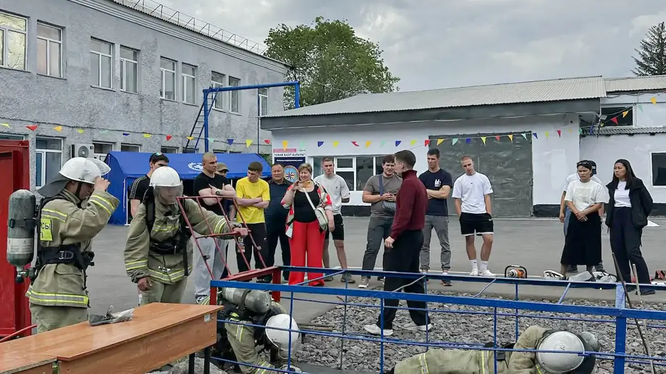 Подмосковные студенты приняли участие в соревнованиях по спасательному многоборью в Казахстане