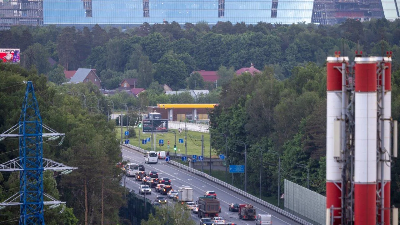 «Свой и простой»: как кемеровчане встретили Гену Букина в центре города