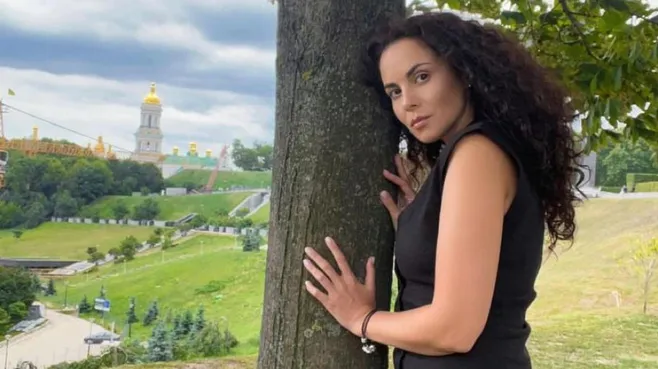 Настя Каменских объяснила, почему вернулась к выступлениям на русском языке