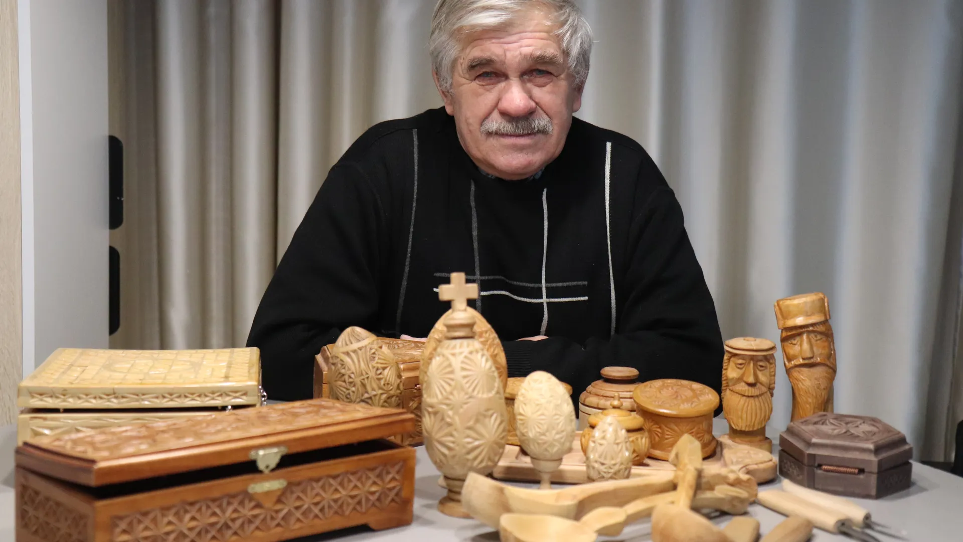 Николай Каринский, резчик по дереву