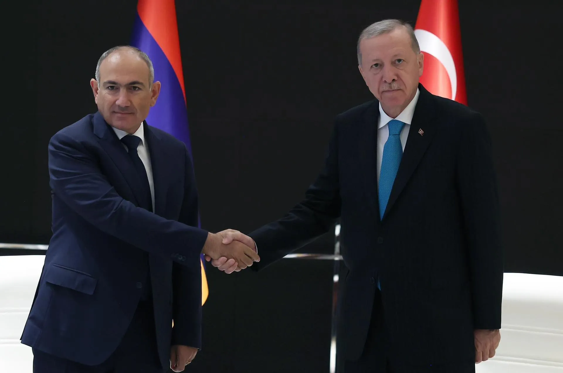 Премьер-министр Армении и президент Турции. Turkish presidency/Keystone Press Agency