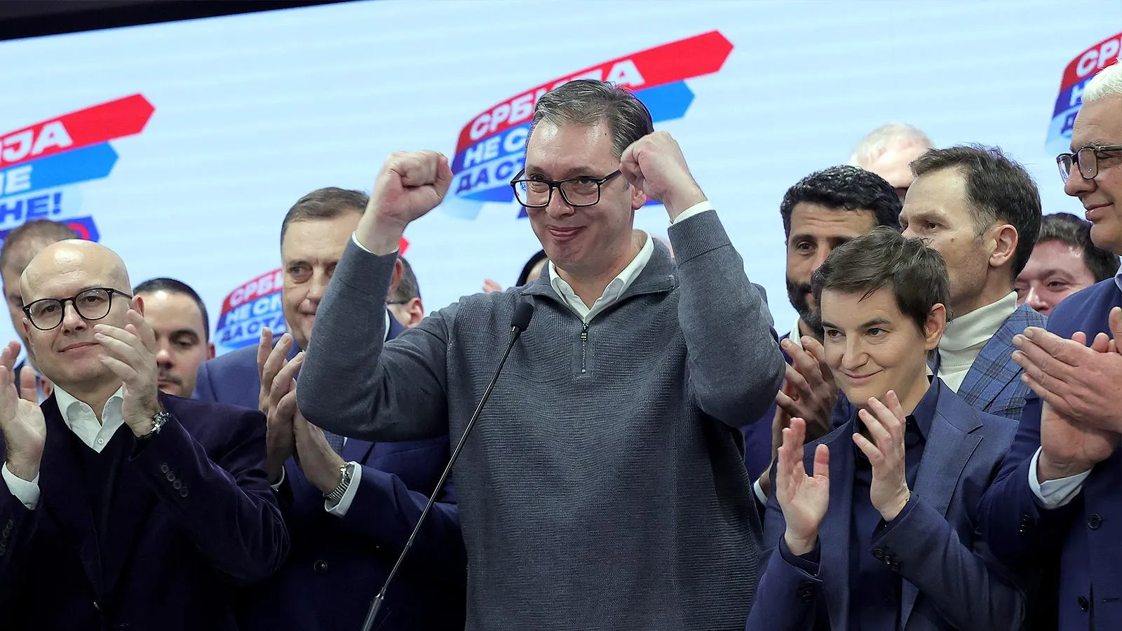 президент Сербии Александр Вучич и его предвыборный штаб, 2023 год / Predrag Milosavljevic
