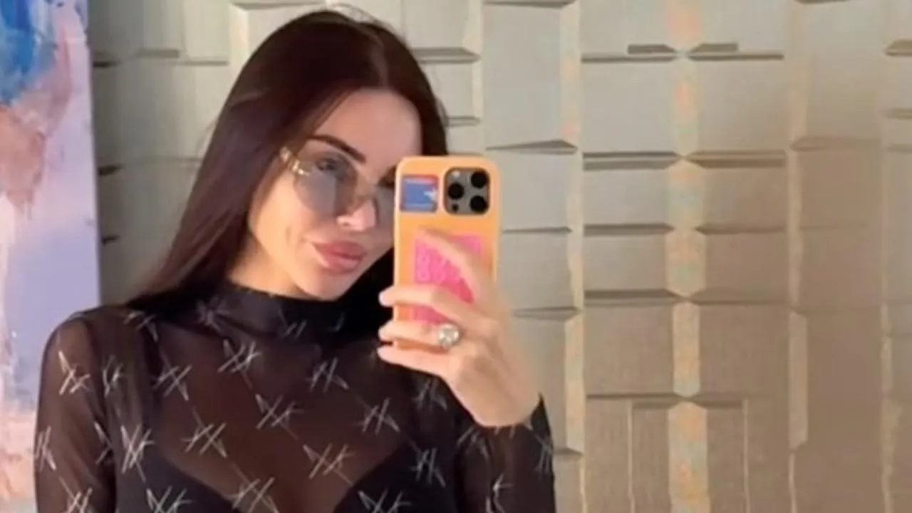 Оксана Самойлова задумалась о переводе детей в онлайн-школу