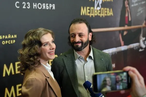 Актриса Лиза Арзамасова и фигурист и тренер Илья Авербух