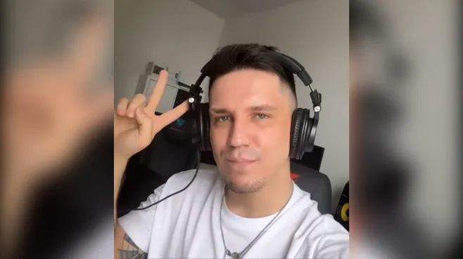Блогер Масленников попал в ДТП
