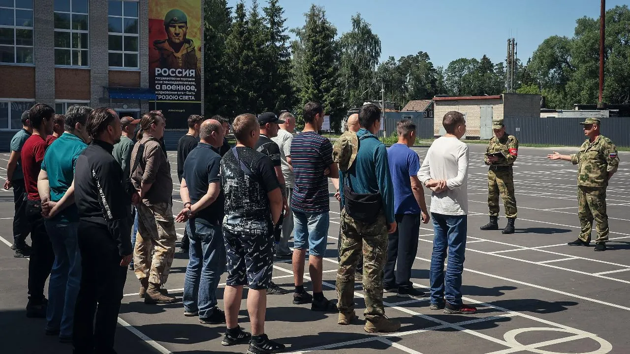 Жителям Московской области напомнили, какие льготы доступны при заключении контракта от региона