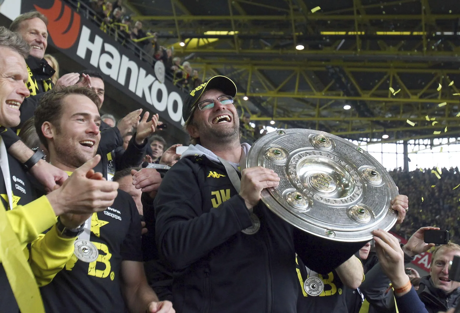 SVEN SIMON