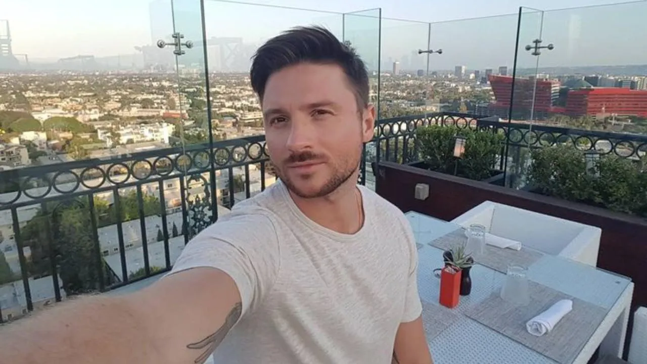 «Пою я лучше, чем в футбол играю!»: Лазарев пошутил над Месси и поддержал фанатов сборной Аргентины после финала