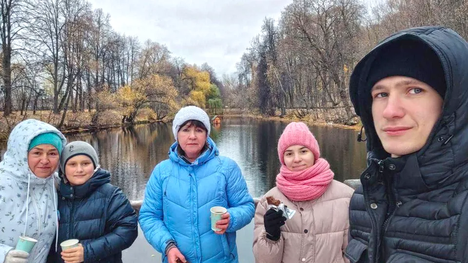В финале спортивного праздника всех напоили чаем и угостили выпечкой Фото: Вячеслав Градин