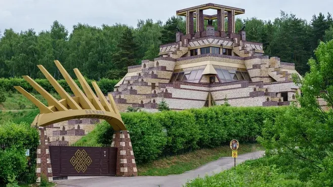 «Неправильные пчелы» и философия майя: раскрыта главная загадка пирамиды в Домодедове