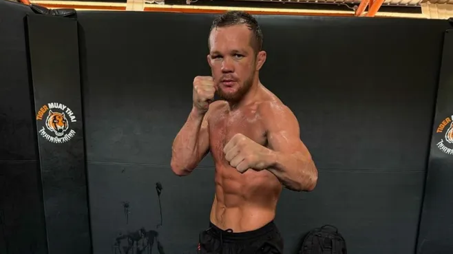 Петр Ян победил Мераба Двалишвили и защитил чемпионский титул UFC
